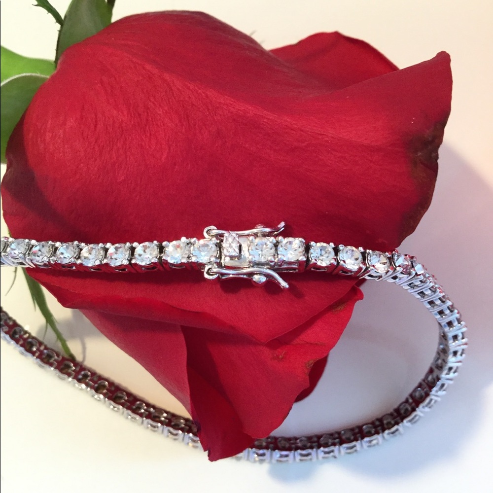NWOT Reduced Tennis Bracelet